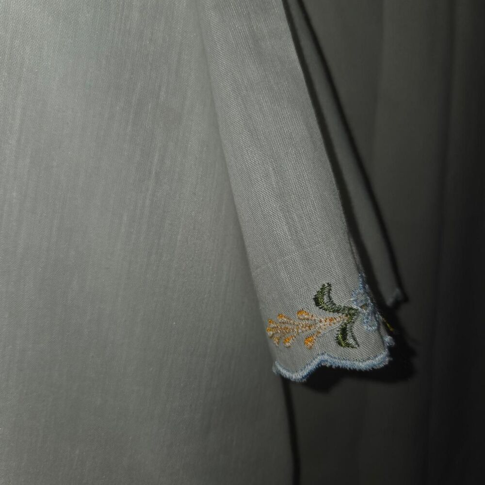 Vintage Cottagecore Embroidered Linen-Blend Blouse | Size 44 (Medium/Large - Picture 7 of 8